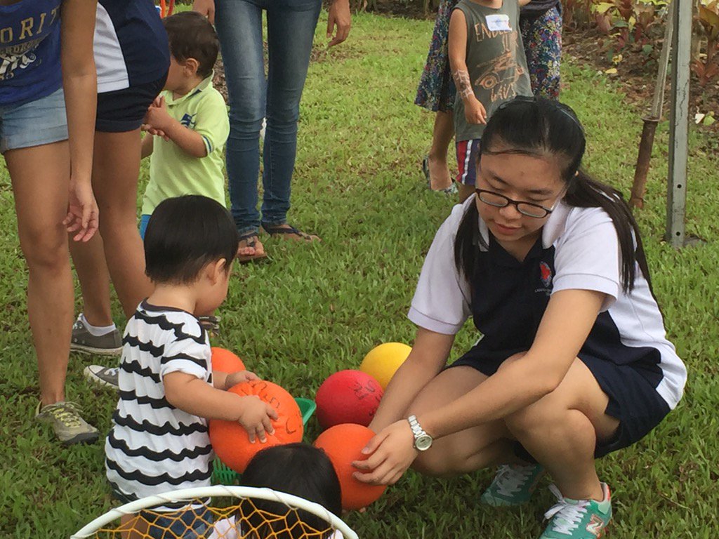CISsingapore's tweet image. CIS secondary students volunteering at yesterday&apos;s Outdoor Discovery Centre opening. #CISAlpha