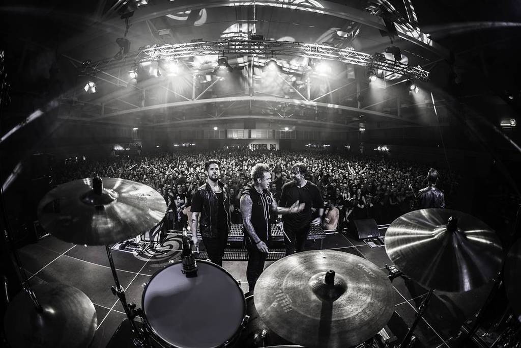 paparoach tweet picture