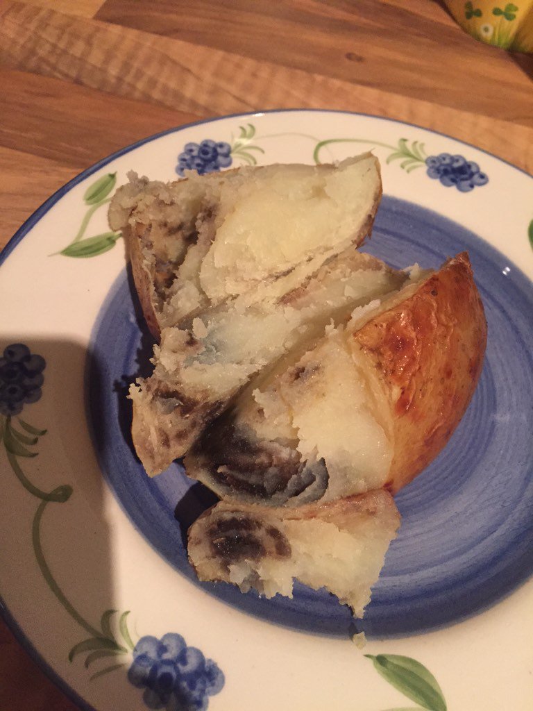 @McCainFoodsGB normally good but shall not be having these potatoes again #mccainpotato #complaint #disappointedfan