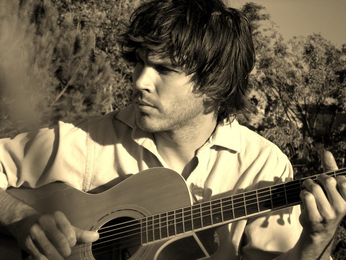 willieames's tweet image. Live tonight with David Langran opening up the night at Ocean Ave. Brewery 9pm right here in Laguna Beach! @kx935