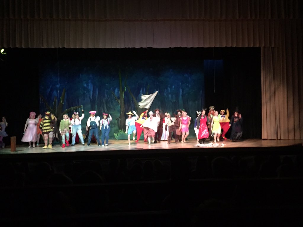 CClaytonNPHS's tweet photo. let your freak fly!! @dragondirector @theatre_nphs #Shrek #Fairytalecreatures https://t.co/qcFNRkVaXd