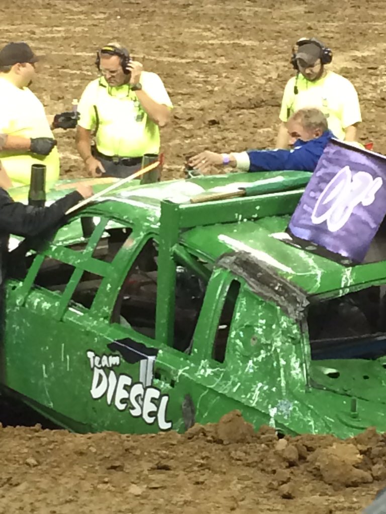 Dpalmie's tweet photo. That go pro got more ass in 3 seconds then all of Topeka for the weekend!#blizbash#blizzardbash https://t.co/f7WBbzV1kb