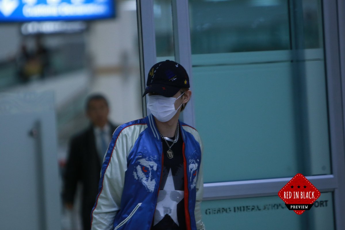 REDinBLACK89's tweet photo. 151113 김포입국 #현승 웰컴 !!  삼십밤이따가 온다더니 보름만에 한국땅!!!!!!!!!! https://t.co/s2ceAZ8m0C
