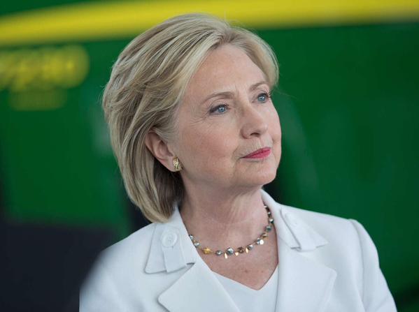 #Hillary Tweets In Support Of Lesbian Couple About To Lose Their Foster Daughter #LGBT #gay thenewcivilrightsmovement.com/uncucumbered/h…