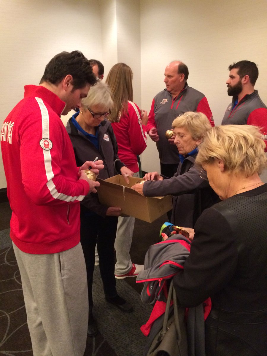 @ISFMens2015 &amp; @TO2015 Gold medalist <a href="/stevemullaley/">Steve Mullaley</a> signing <a href="/WorthFastpitch/">Worth Fastpitch</a> Gold balls for @OntarioPWSA #SC50th
