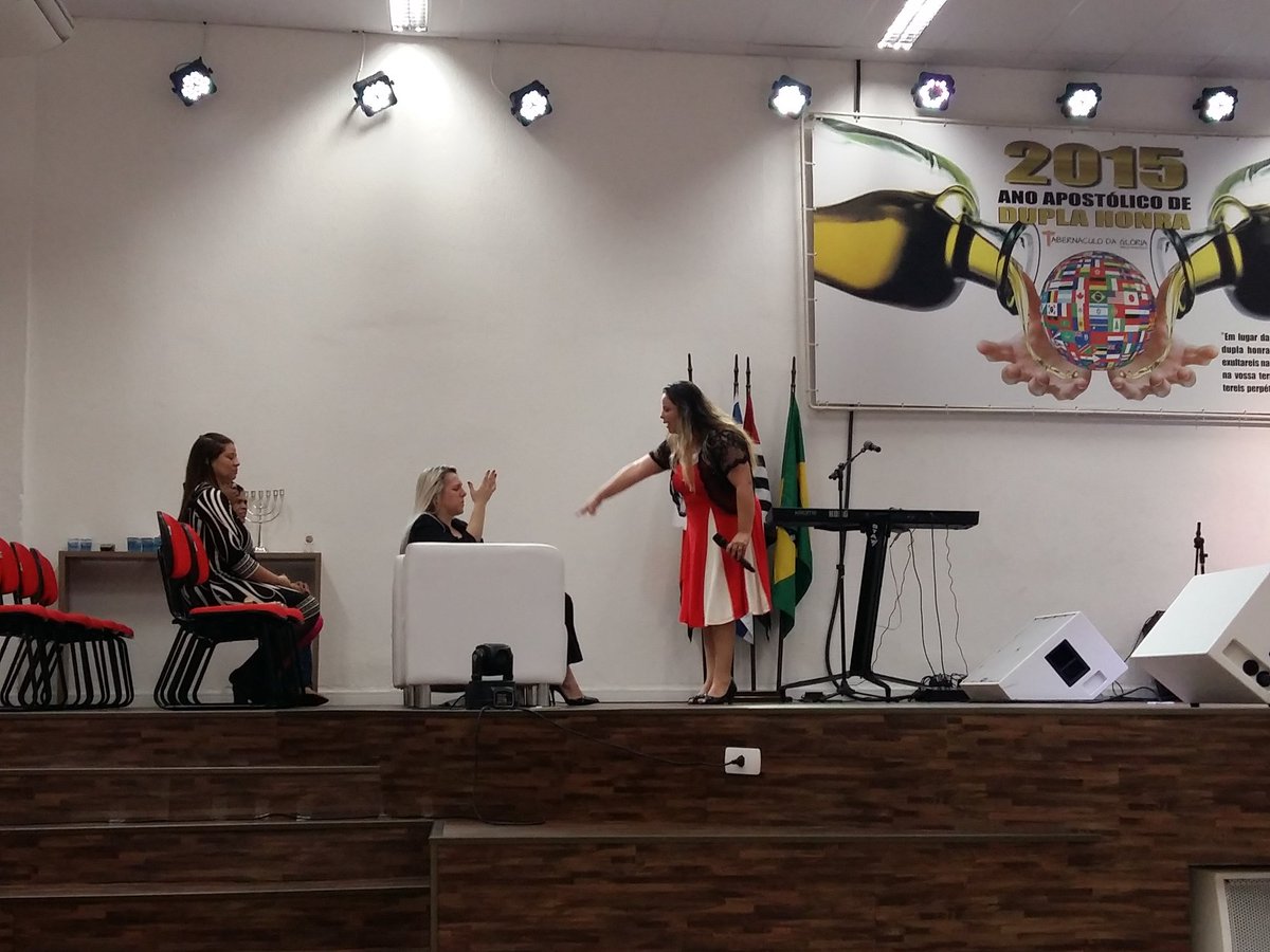 bispa_roseli's tweet photo. Sobre hoje em Taboão da Serra.....Noite Apoteótica..... https://t.co/8MFoJOTIhg