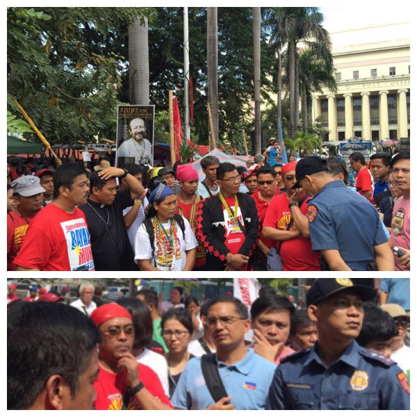 PDIARS's tweet photo. Standoff at Liwasang Bonifacio. Don't evict Lumads! #defendLumads #stopkillingLumads https://t.co/Stvzu03NPm