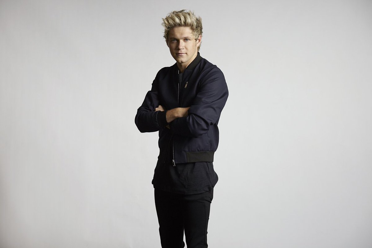 AppleMusic's tweet photo. #MadeInTheAM is here!! 
#1D
#1DHarry
#1DLiam
#1DLouis
#1DNiall
@onedirection 
https://t.co/bU6GpYu66s https://t.co/WgoCNZsQro