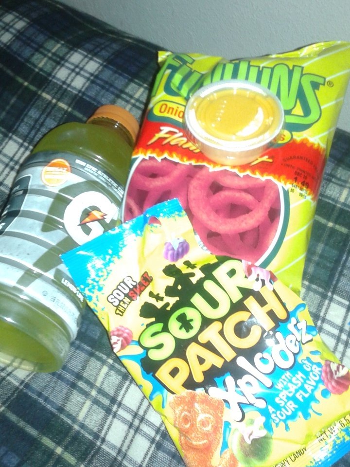 chloechanellee's tweet photo. When bae goes to the store for late night munchies and already knows what to get for me! 😍😘 #HesTheBest #MunchiePack https://t.co/6CWUGdnwv8