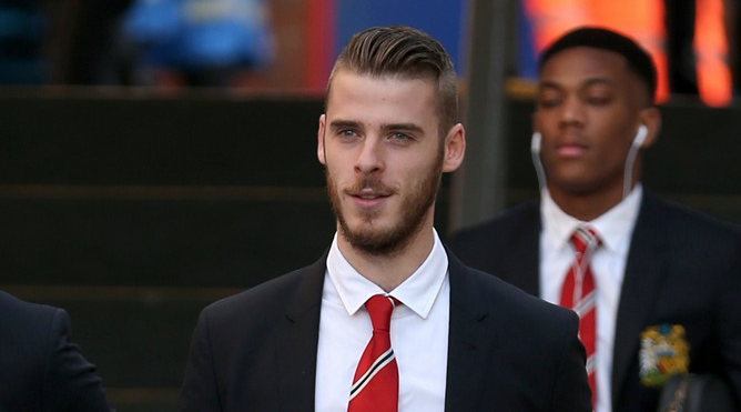 GranadaReports's tweet image. David De Gea thanks fans and says he's "really happy" at Manchester United itv.com/news/granada/2…