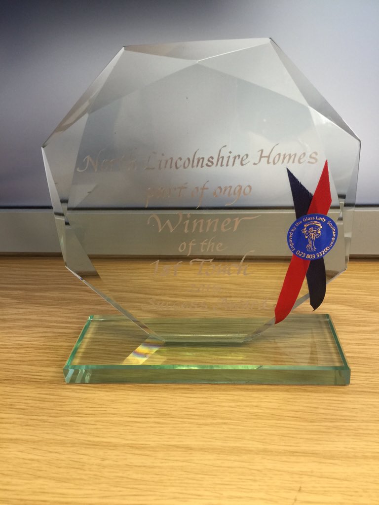 jessicalouwhite's tweet photo. An extremely proud moment our @1st_touchmobile award arrived this am Well done all @karenkingcowan @matashmore https://t.co/FACoYrDtxm