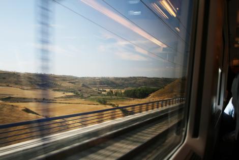 TuViajeYTu's tweet photo. España tiene muchos encantos que seguro todavía no conocías. #viajesentren #viaje @Interrail https://t.co/AYZmeCC14b https://t.co/UQh9C62N25