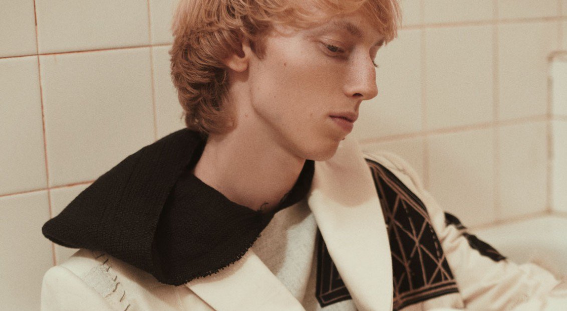 hero_magazine's tweet photo. Check out an exclusive first look at #heikkisalonen's debut men's collection with #hostem https://t.co/ICxw5A2stK https://t.co/TkvS5J7RQl