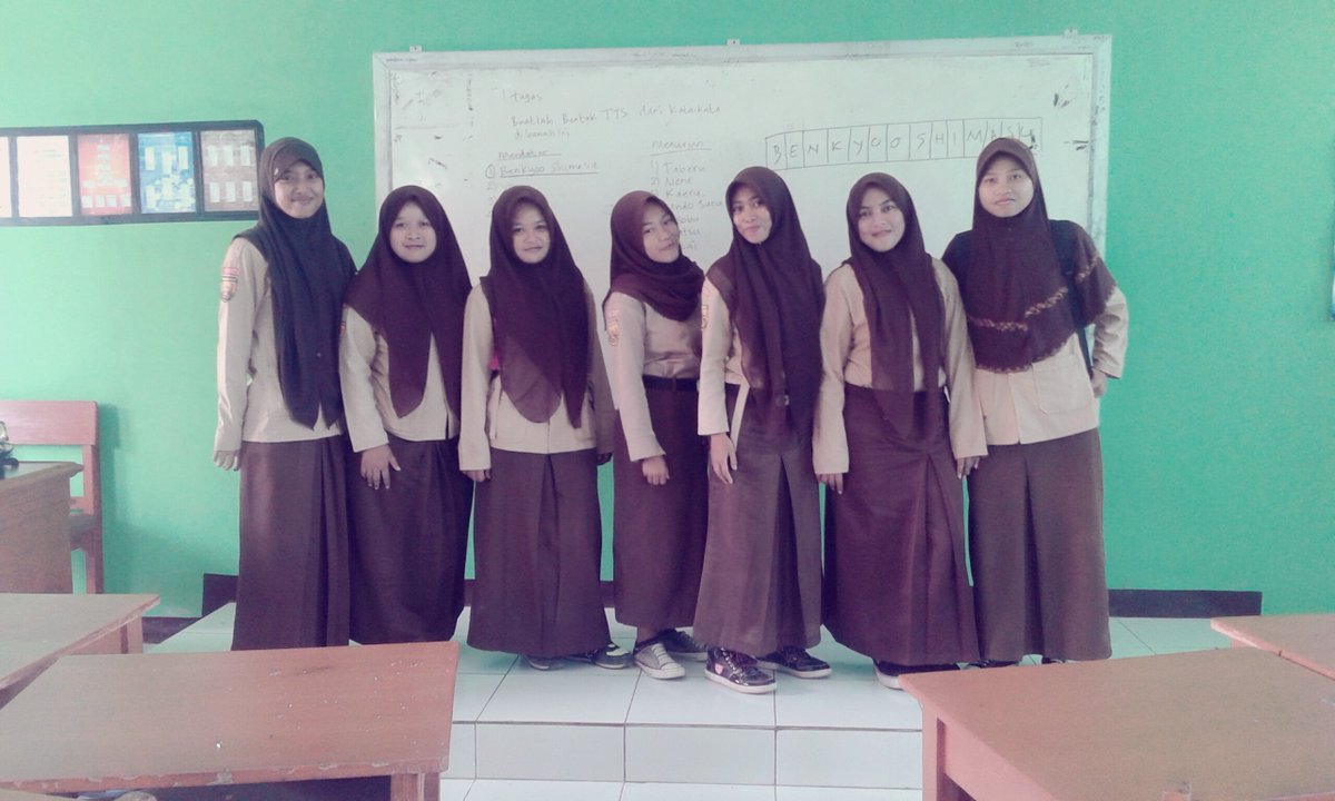 aulia_rinrin's tweet photo. @EmmaJulianty @iirohayaya345g1 edisi foto kita hari ini kawan :) https://t.co/sXiDeIz0kO