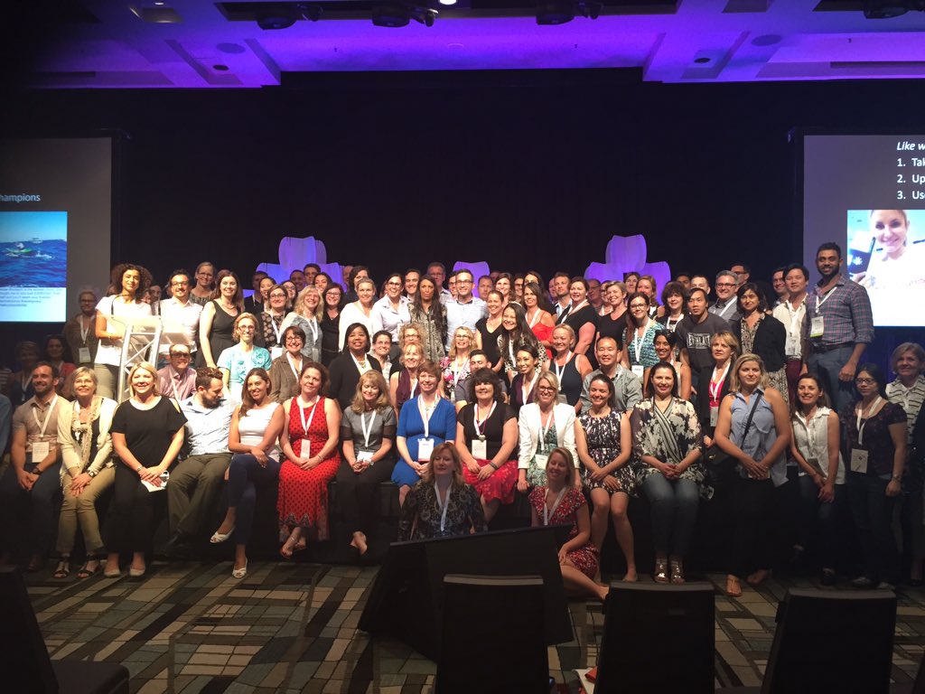 ACCAustralia's tweet photo. Great opportunity for delegates to have a photo with @TuriaPitt #Natcon15 https://t.co/Tj9QWeBAHd
