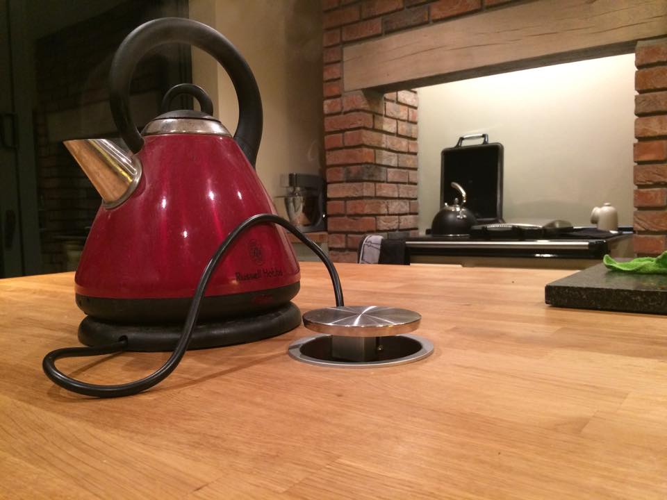 ACDC_ELECTRICS's tweet photo. Modern #Gadgets to make your life easier include pop up #ElectricalSockets. Would they work in your #Kitchen? https://t.co/gJ4ML4D4Ia