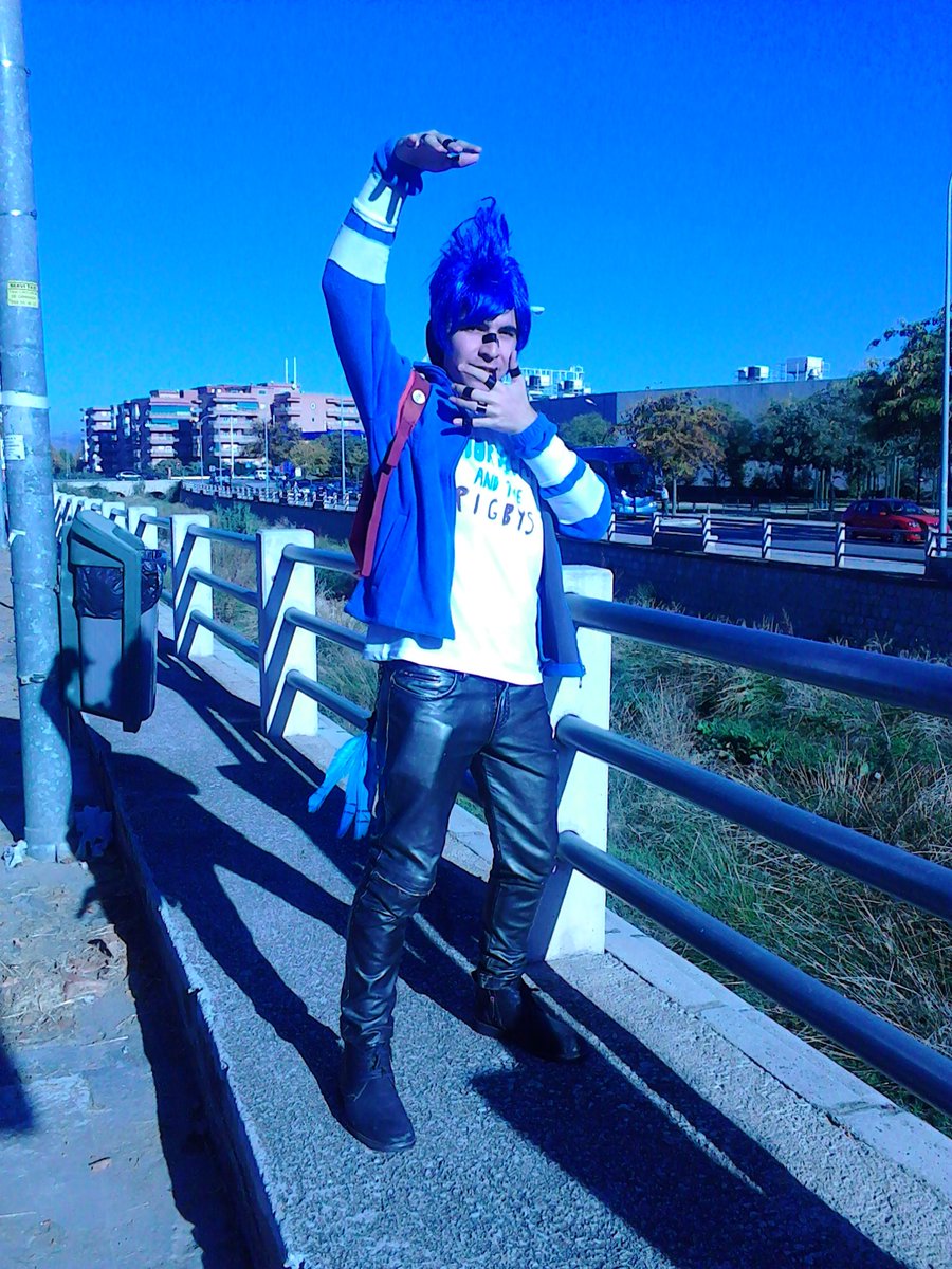 ErrGato's tweet photo. Cosplay de Mordecai, de historias corrientes, en el salón del manga de Andalucia. Nos vemos en Granada Gaming!^^ https://t.co/YRzidtl2TZ