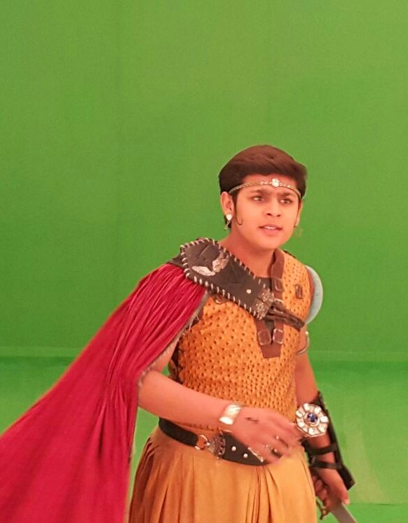 devjoshi10's tweet photo. Just a candid pic..!! :D :) #onShoot #Baalveer https://t.co/SfYQbuCuLs