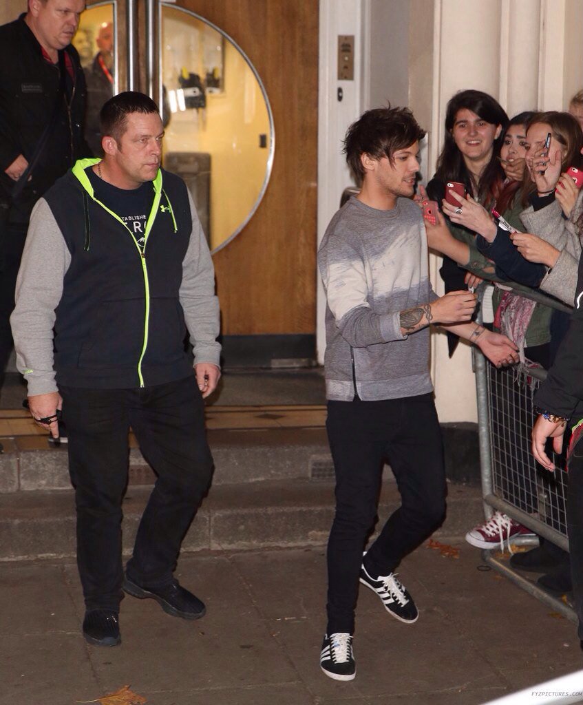 PrestonMahomies's tweet photo. @prestonmahon leaving @BBCR1 studios https://t.co/ILKLR7CayH