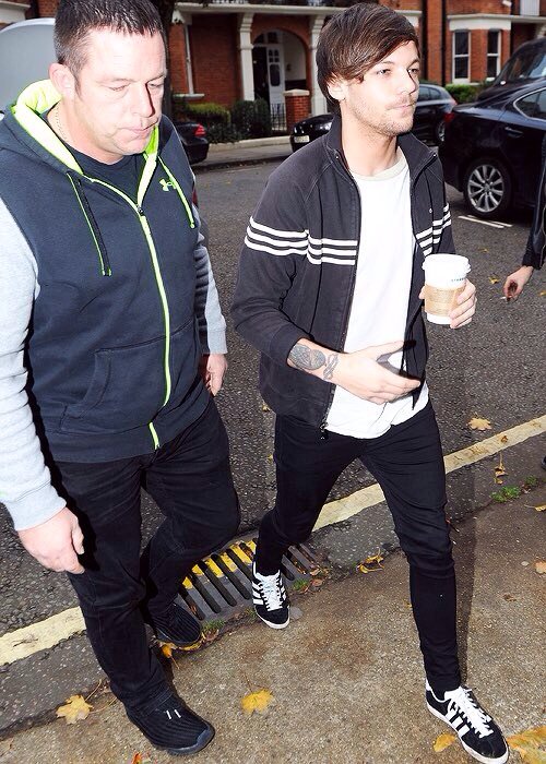 PrestonMahomies's tweet photo. @prestonmahon leaving @BBCR1 studios https://t.co/ILKLR7CayH