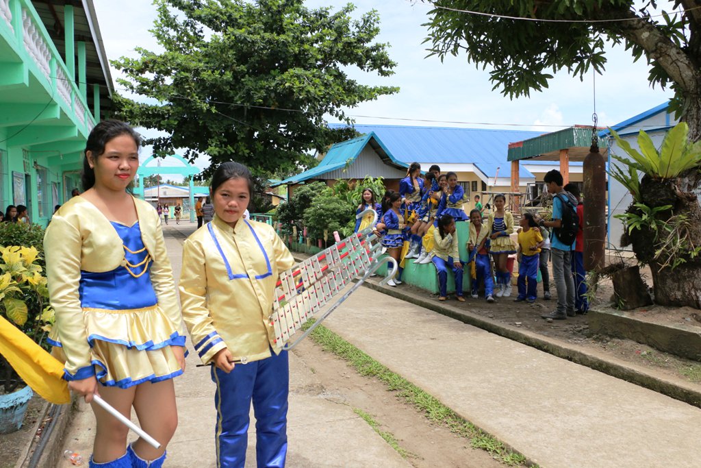 Paano nakabangon sina Quesha at Arianne? #Yolanda2YearsOn #KuwentoNgPagbangon2015 goo.gl/LpH6DC