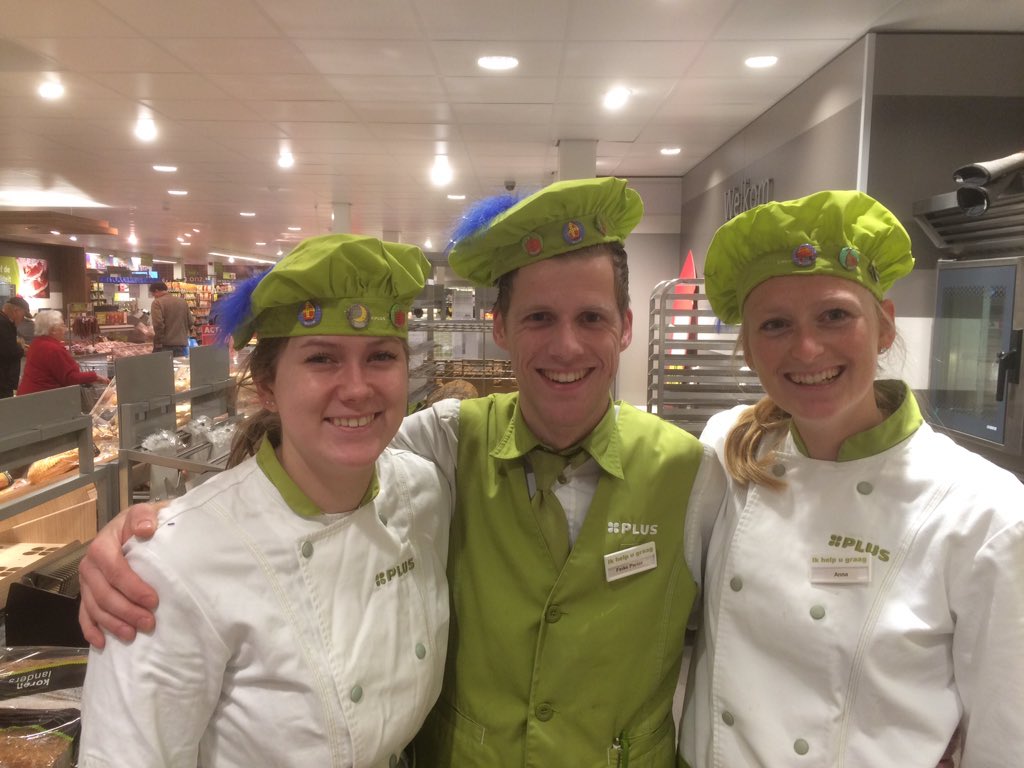 PLUS_Siemonsma's tweet photo. Vanaf volgende week sinterklaasbuttons sparen bij PLUS Siemonsma @plussupermarkt #sinterklaas #plus #Balk https://t.co/gspP5uzta8