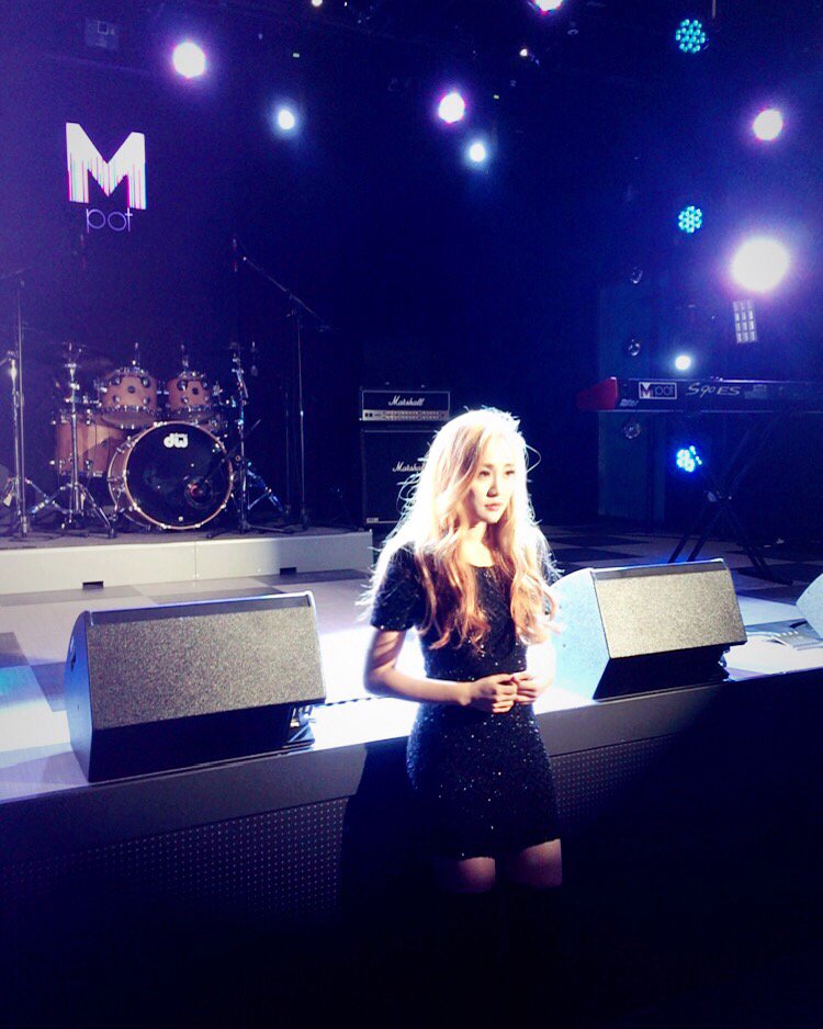 MissKateKim's tweet photo. "I love you baby~~ 멈춰진" ♥️
엠팟홀에서 촬영하다가 한컷찰칵📷
While filming at #MPOThall yas

https://t.co/b4dloMVq9o https://t.co/e2XXeuJMOl