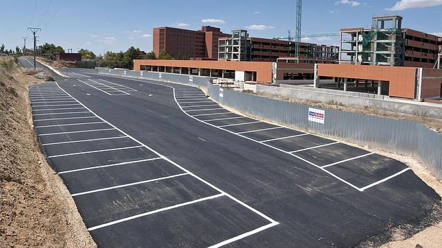 SerGuadalajara's tweet photo. El nuevo aparcamiento en los bajos del Hospital de Guadalajara tendrá 1.800 plazas.A principios de año abrirán 1.350 https://t.co/KsY3ZHAjj8
