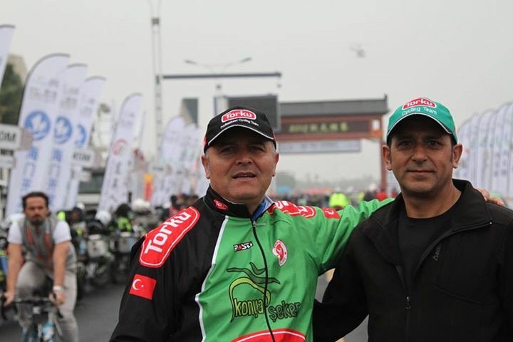 33 yıllık dostluk hala omuz omuza <a href="/MehmetBykar/">Mehmet Büyükarı</a> <a href="/yavruomer/">yavru ömer🎤🎬</a> @torkucikolata <a href="/azizay66/">Aziz Ay</a> <a href="/mehmetsafakci/">Mehmet Şafakcı</a> <a href="/SalcanoBisiklet/">SALCANO</a>