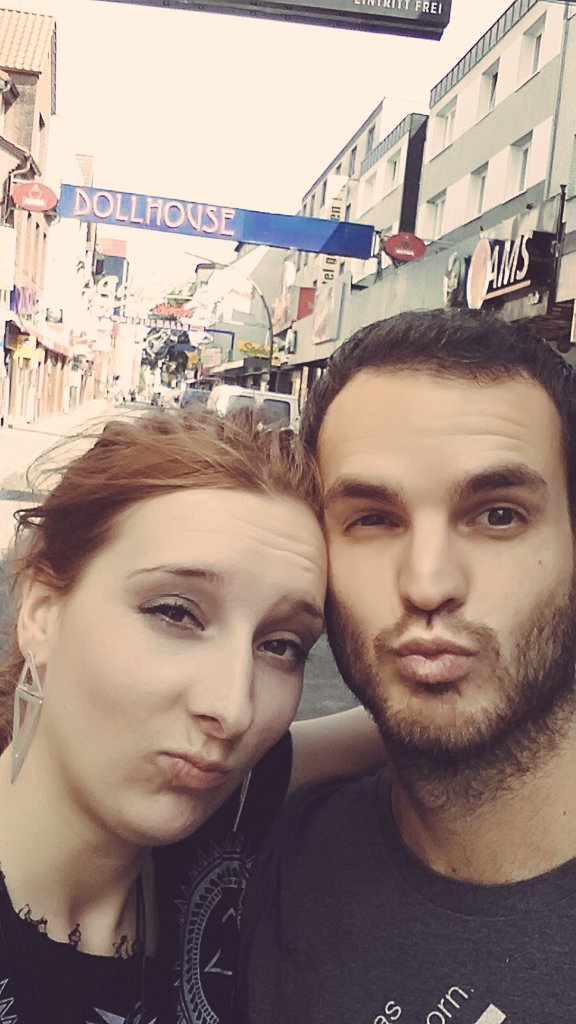 ZeldaWinter's tweet photo. #Hamburg
#GroßeFreiheit
#Reeperbahn
Later that day I ended up in hospital https://t.co/gU7N2mY83z