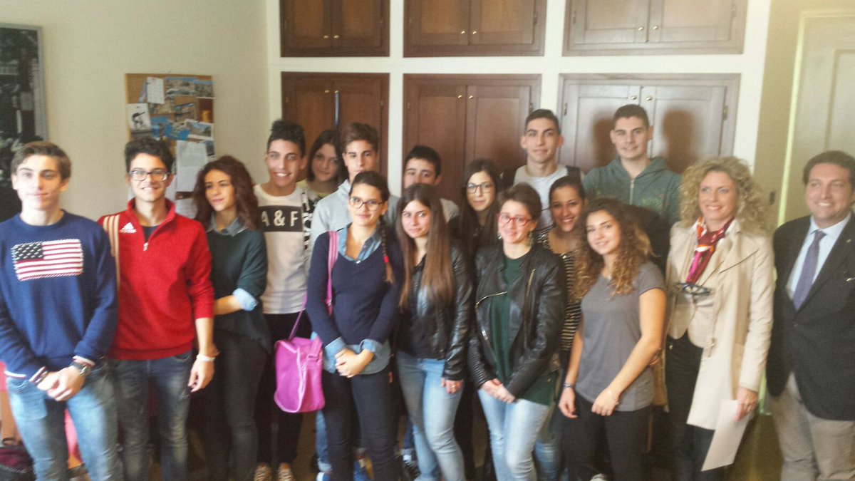 labecom11's tweet photo. #PMIDAY 2015 Liceo Classico "Campanella" RC visita #Labecom https://t.co/QDfciDRWmH