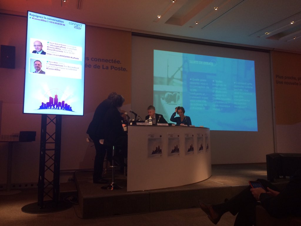 aurelpoisson's tweet photo. Première table ronde avec des visions croisées sur la ville intelligente, Microsoft approche l'usage, #ConnectEDay https://t.co/NedTsVvQHn