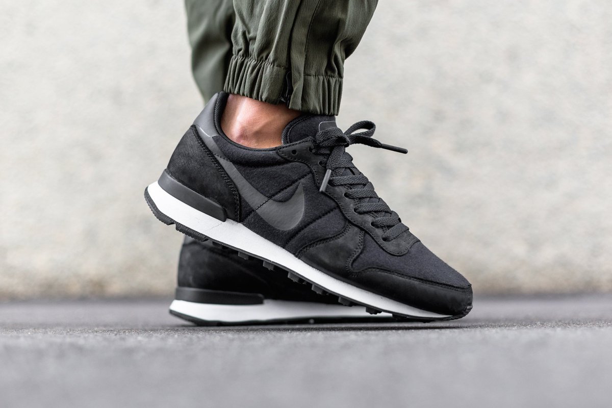 nike internationalist tp