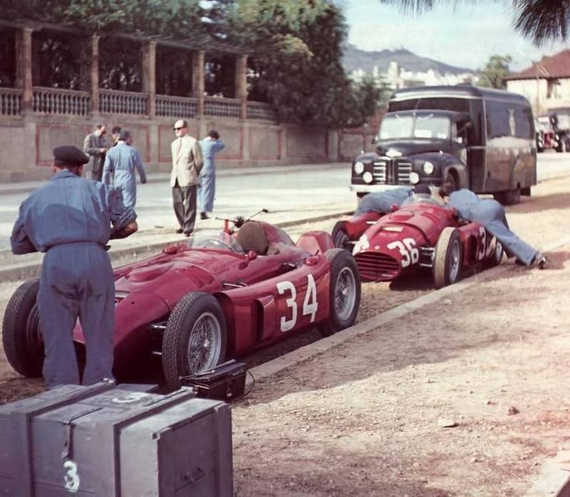 Josemivn's tweet photo. G.P. de España, Pedralbes, 1954 - Los Lancia D50 de Alberto Ascari (34) y Luigi Villoresi (36). https://t.co/rq5uMGz3Gr