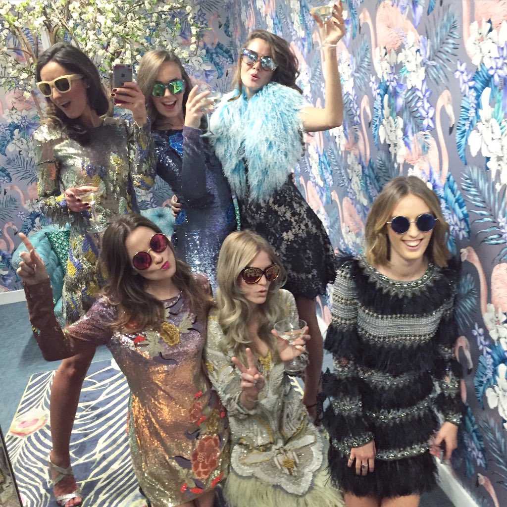 Rosanna's tweet photo. When it all escalates πΈπ―π·π₯ #MatthewMirror @mwworld https://t.co/46DVGJAWsN