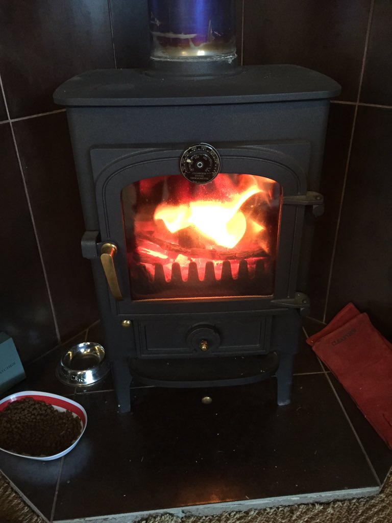 StanzaStyle's tweet image. It's wet and dank outside but we will be warm and toasty in the stanza style office today!