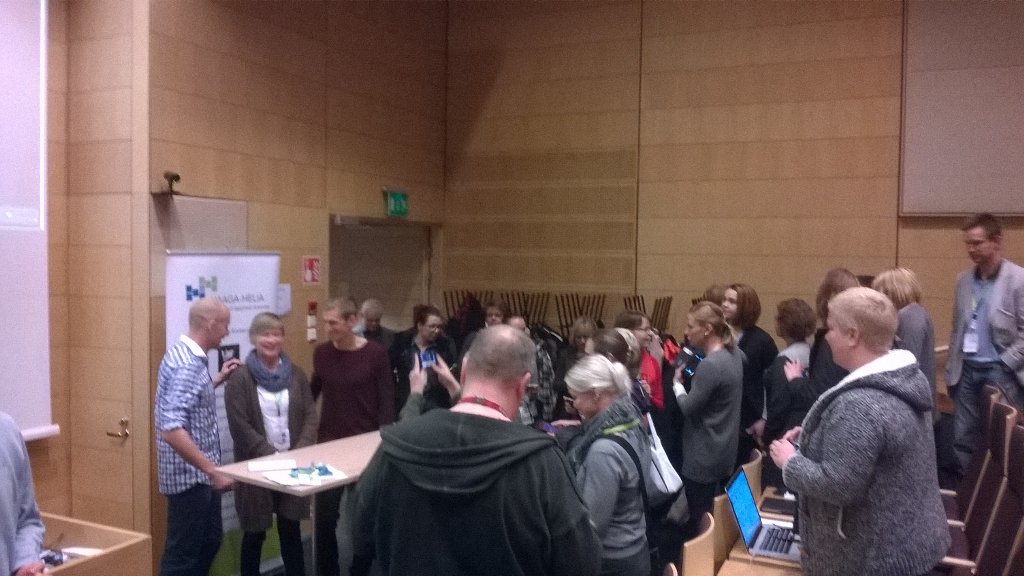 PSelkee's tweet image. Mahtava meininki! Miehet kahvilla ja naiset kuvaussessiossa!
#FOSM2015