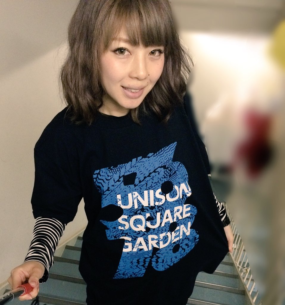 あやつるぽん No Twitter 私服 Unison Square Gardenさん 徹頭徹尾夜な夜なドライブｔシャツ 5 6 7 8 グッズ 届いて 箱開けてすぐ着た ユニゾン あやつるぽん T Co 5mo2hzapcu