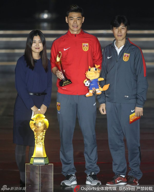 CSLfutbol's tweet photo. #CSL2015 Mejor portero:
Zeng Cheng (@GZEvergrandeFC) https://t.co/DVsL8pjRqU