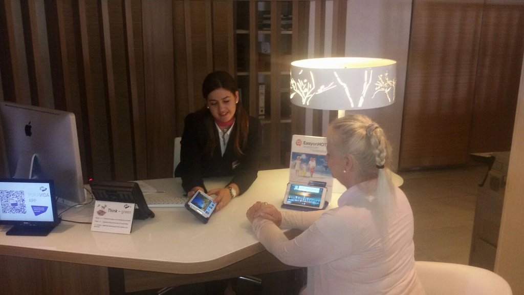 EasyonPAD's tweet photo. Ya puedes conseguir nuestro producto EasyonPAD en el Hotel Jardín Tropical.
No te olvides de pedirlo en recepción. https://t.co/ljJwE5xu9T