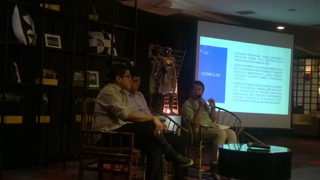 11) Cholil Mahmud menanggapi. Ia melihat ketimpangan Sektor Pendidikan vs Kebudayaan di Kemdikbud #LembagaSeni