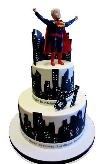 cmnycakes's tweet photo. Superman in New York Birthday Cake #cakes #Superman https://t.co/9bN872w4OZ https://t.co/NRGWcUg96R