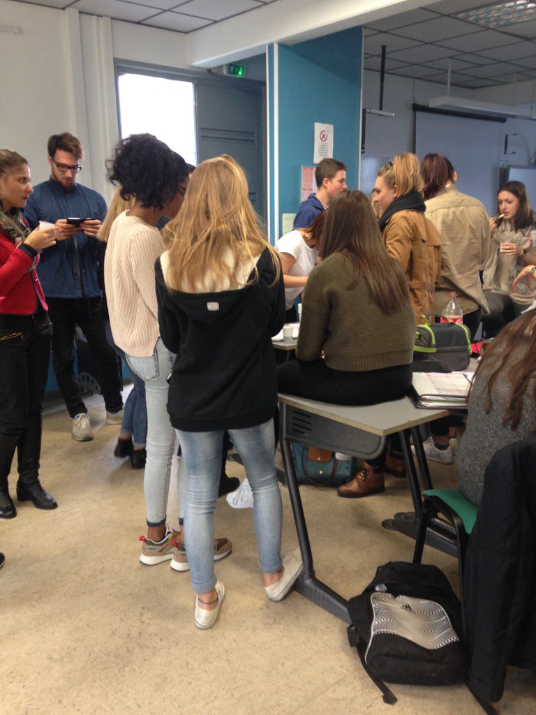 Lvbp91's tweet photo. Bts com. #Cours #10h28 #Paté #Coca https://t.co/3tTIHi0xr7