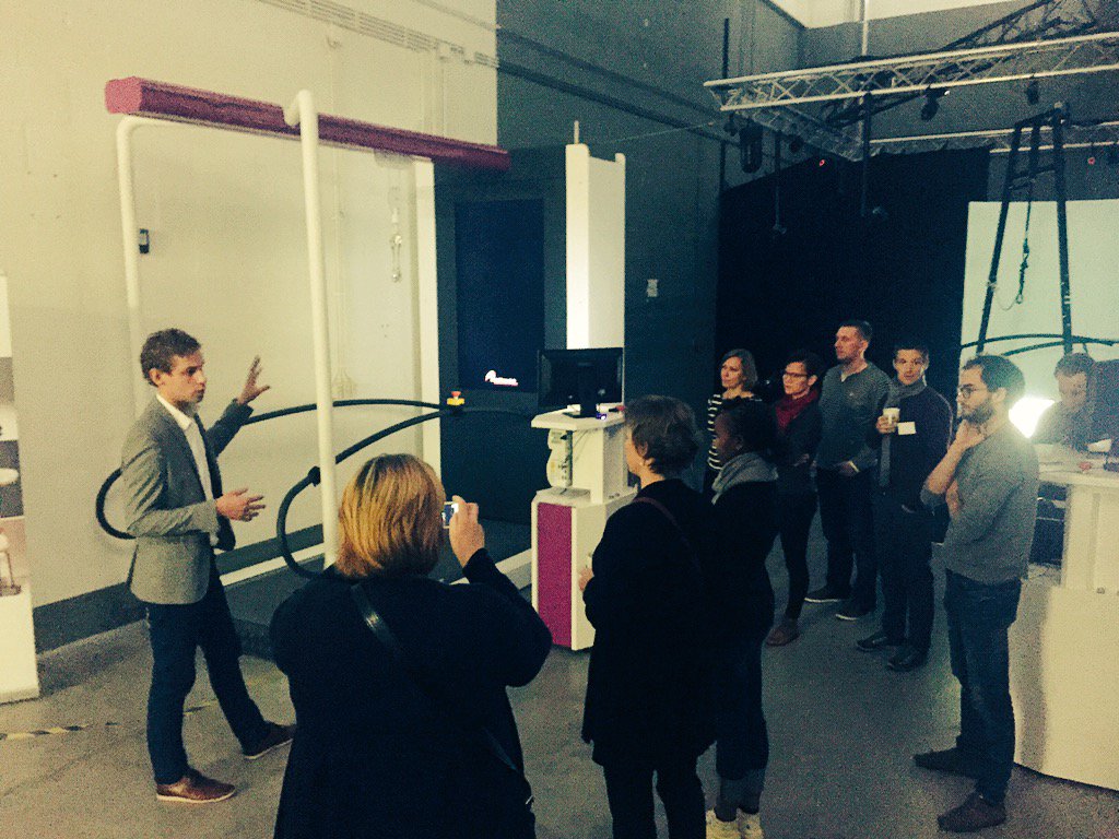 FransSteenbrink's tweet photo. C-Mill demo by productmanager @JasperdeBeus #ProPhysics @MotekforceLink @KP_CMill https://t.co/fuyM1GRfir