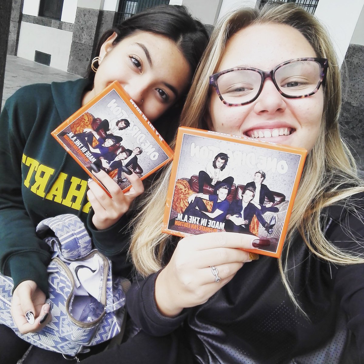 _camww_'s tweet photo. @NiallOfficial  THIS IS THE BEST ALBUM EVER! LOVE YOU GUYS💜💜💜 i will listen it all the time! https://t.co/VO14z2uj3f