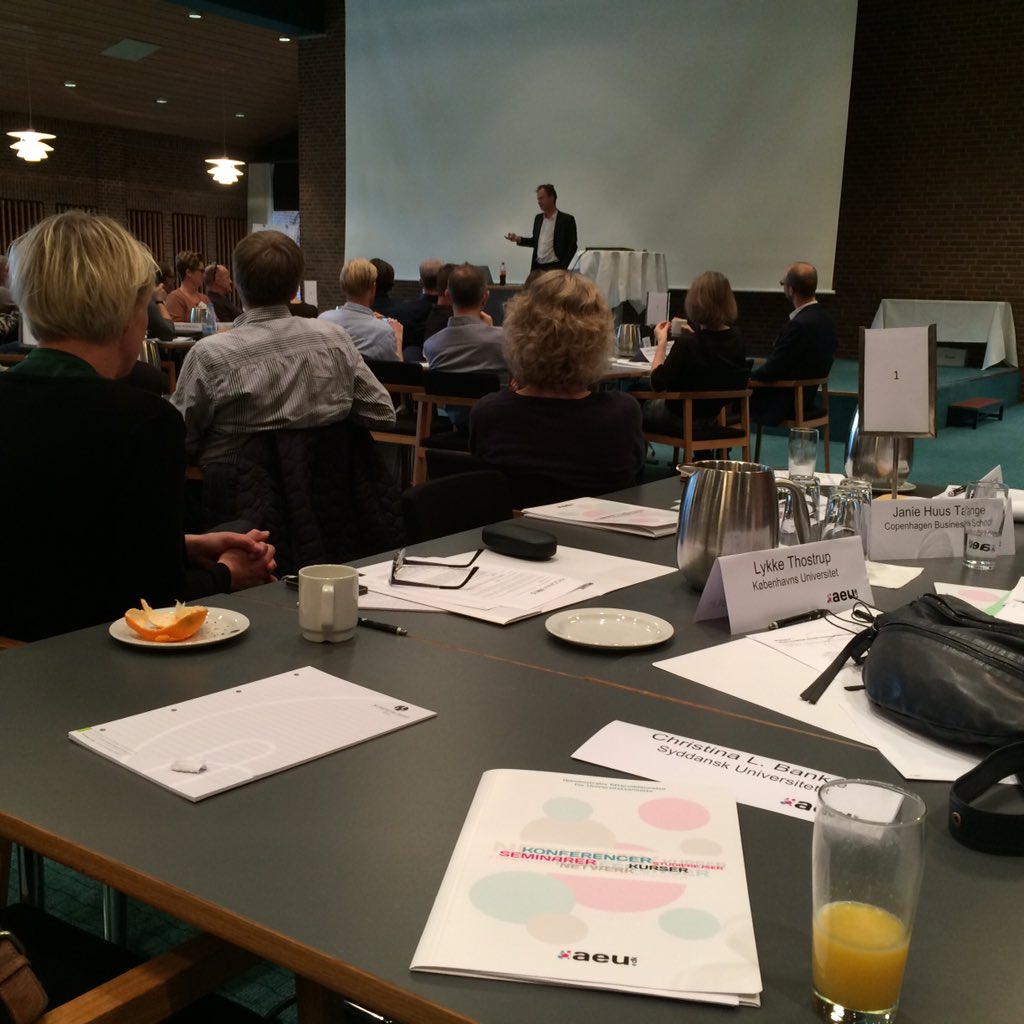 ChristinaBanke's tweet photo. #ink15dk Mere Romer: Vær noget for nogen eller sælg dig selv til stanglakrids... https://t.co/PYH7hIZEIC