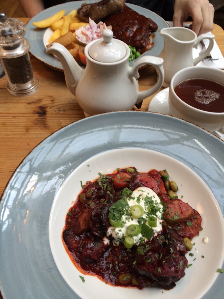 HTtruths's tweet image. Wonderful discounted meal  @CastleandBall passing on the savings to @Hometruths2