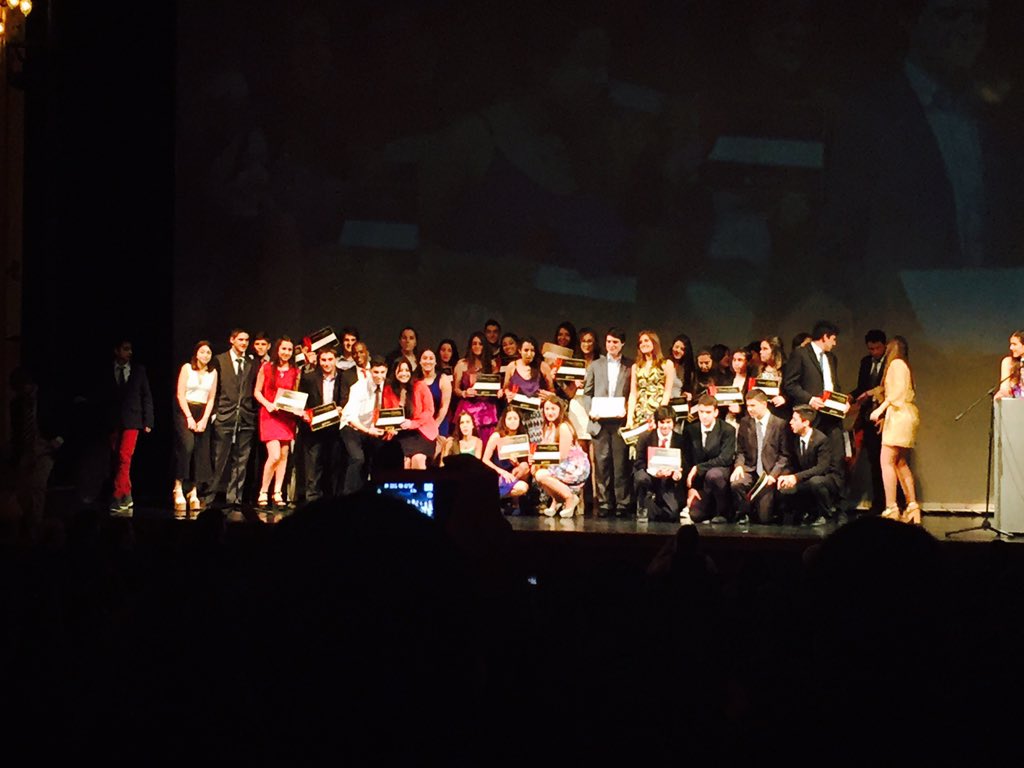 raditopp's tweet photo. Reconocimiento por realizar el desafío social💪🏼 #EmpresasJuveniles #CeremoniaDeGraduación https://t.co/0Am1Pgq8EK