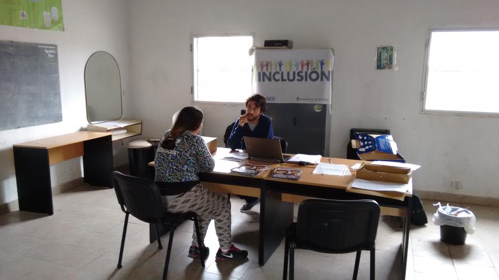 ansesmdppuerto's tweet photo. CIC Martillo. Atención al público a los vecinos del barrio.
@NancyScarcella @Vir_Sivori @diegobossio @AnsesMDP https://t.co/X6LK8D3iFT