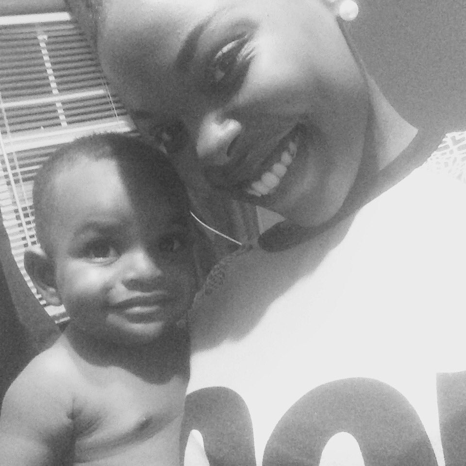 Deelissshes's tweet photo. My chunka butt ❤️❤️❤️ with his face smile #11mos https://t.co/VoTsEd3HoB